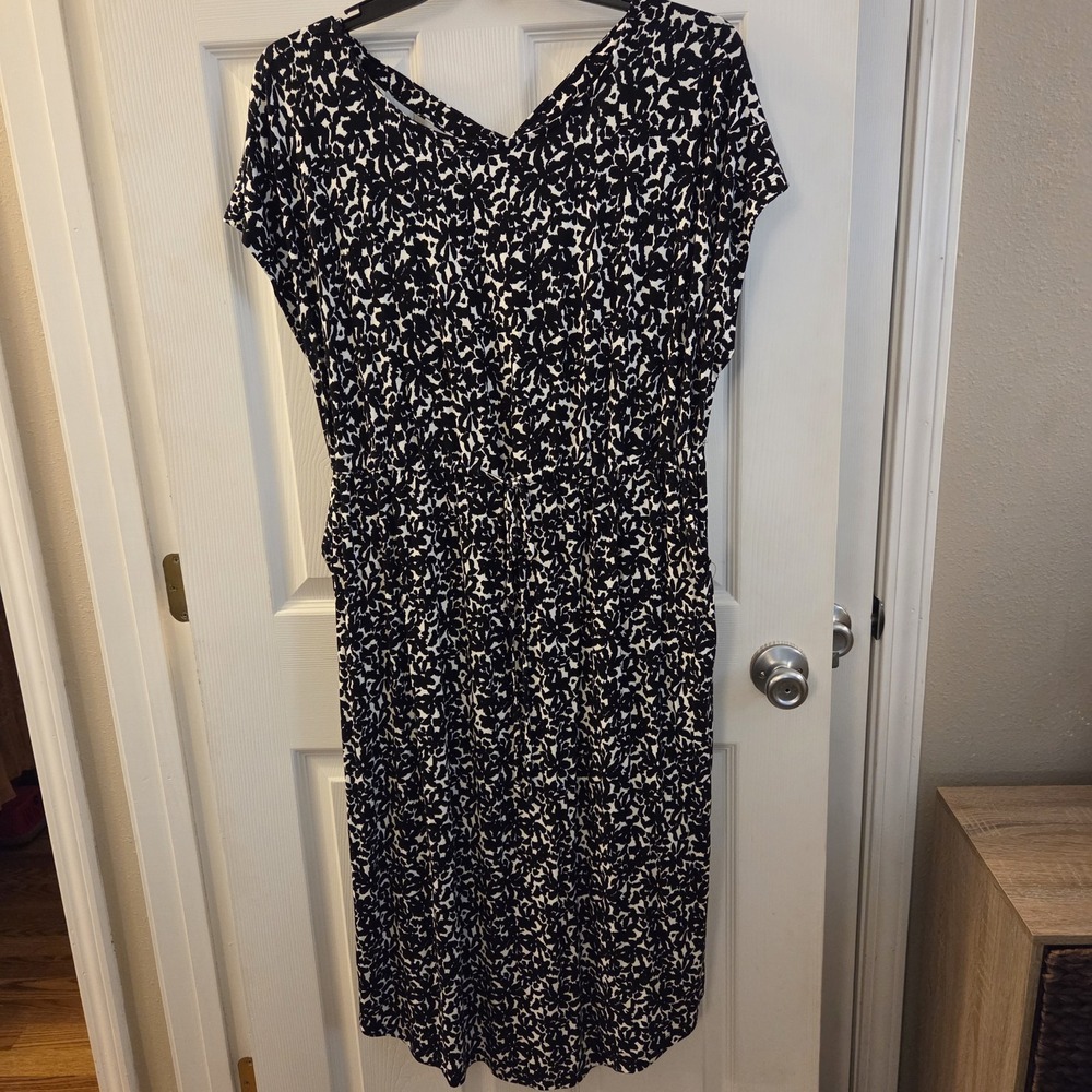 Terra & Sky sz 1X‎ blk/wht floral midi dress strappy back rayon/spandex casual